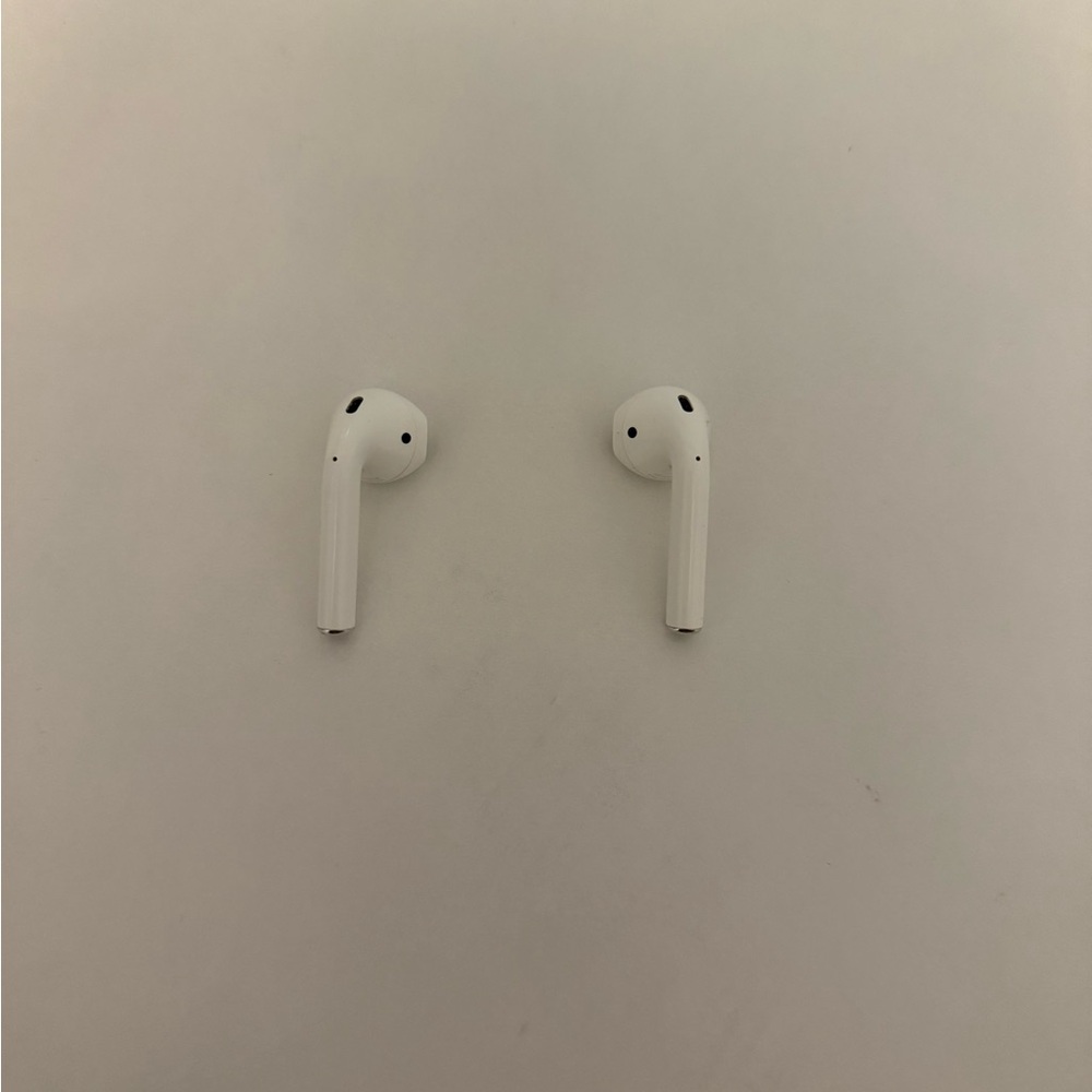Apple White Air Pod 2 - Picture 4 of 5